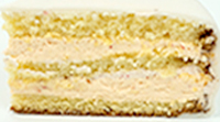Gâteau à la vanille avec fourrage pêche-fruit de la passion