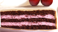 Gâteau au chocolat avec fourrage cerise