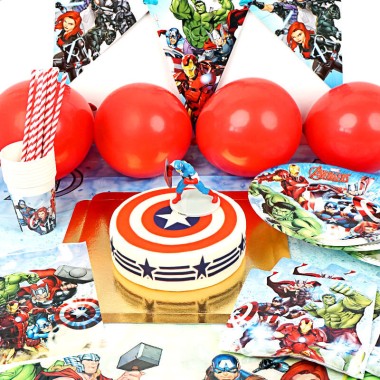 Kit de décorations "Avengers" (gâteau inclus)