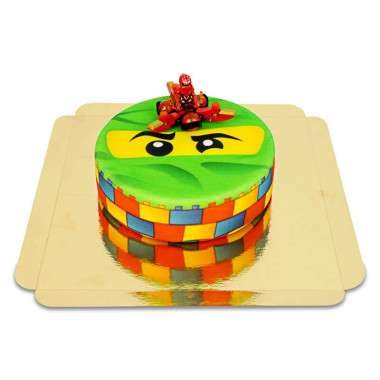 Lego Ninjago sur son gâteau ninja