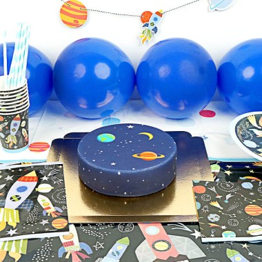 Kit d'anniversaire de l'espace (gâteau inclus)