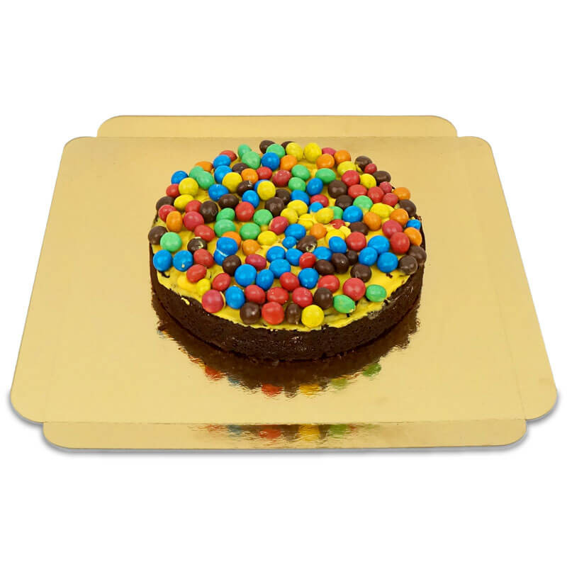 Gâteau Brownie - Décor dragées au chocolat crispy